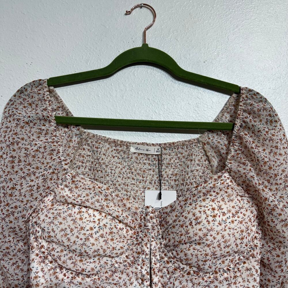 Active USA Floral Ruched Cropped Blouse Long Sleeve Square Neck Sz M NWT - Picture 3 of 13